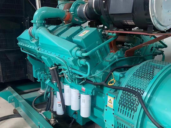 扎赉特更换100kW柴油发电机组机油时，需要注意哪些事项？